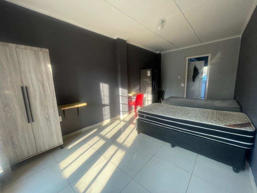 To Let 8 Bedroom Property for Rent in Wensleydale KwaZulu-Natal