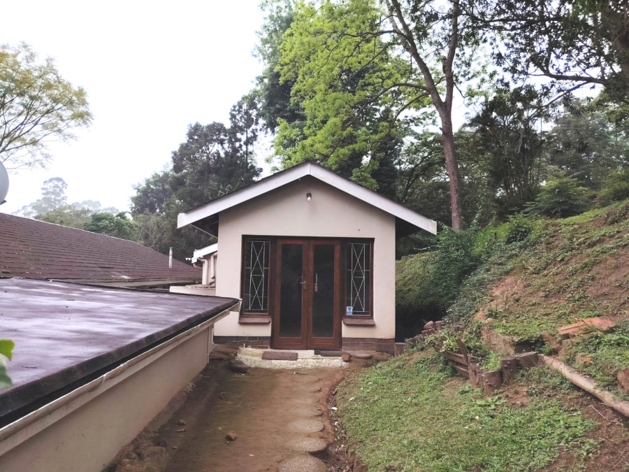 To Let  Bedroom Property for Rent in Gillitts KwaZulu-Natal