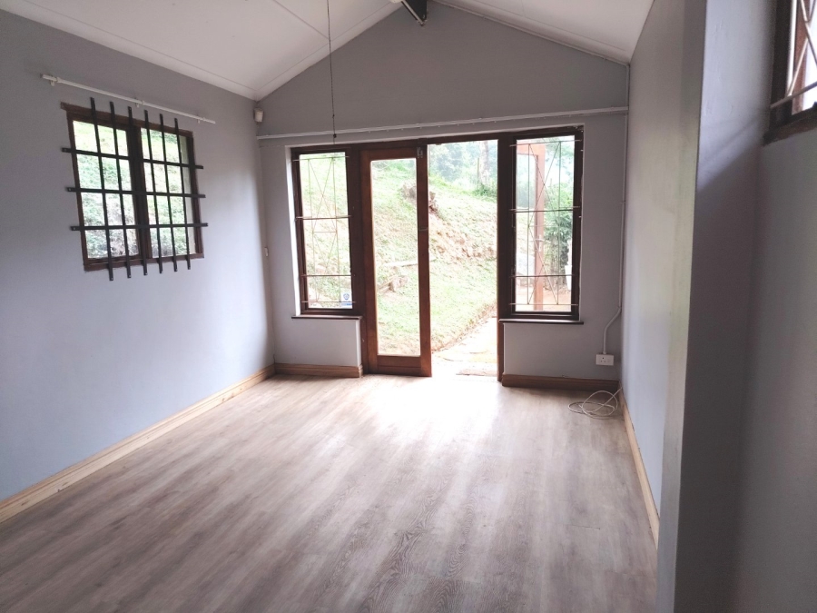 To Let  Bedroom Property for Rent in Gillitts KwaZulu-Natal