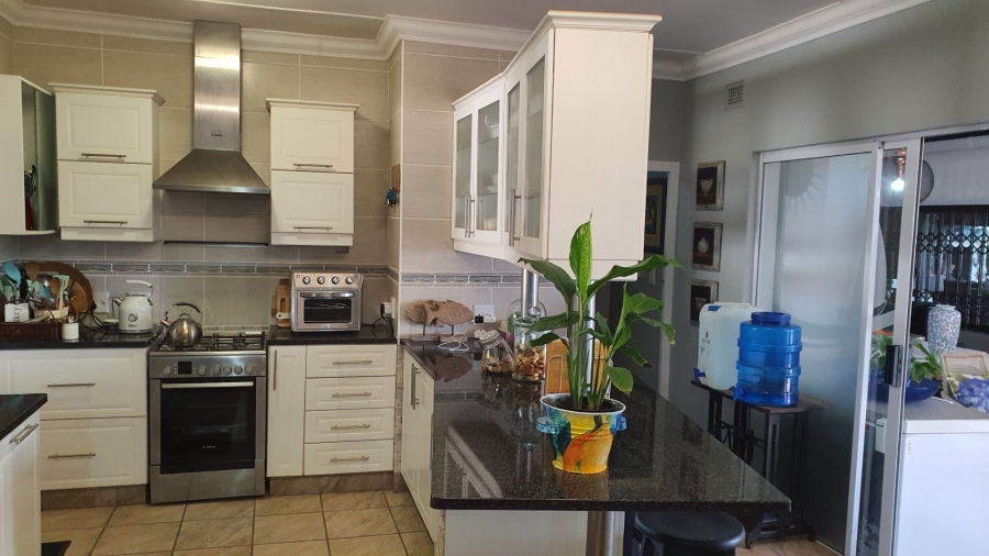 4 Bedroom Property for Sale in Palm Beach KwaZulu-Natal