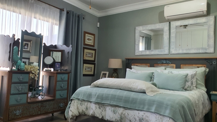 4 Bedroom Property for Sale in Palm Beach KwaZulu-Natal