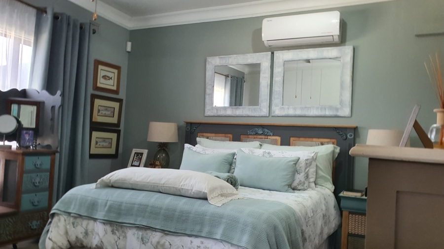 4 Bedroom Property for Sale in Palm Beach KwaZulu-Natal