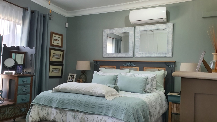 4 Bedroom Property for Sale in Palm Beach KwaZulu-Natal