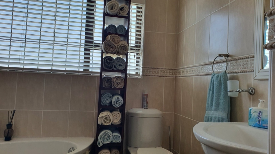 4 Bedroom Property for Sale in Palm Beach KwaZulu-Natal
