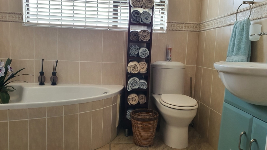 4 Bedroom Property for Sale in Palm Beach KwaZulu-Natal