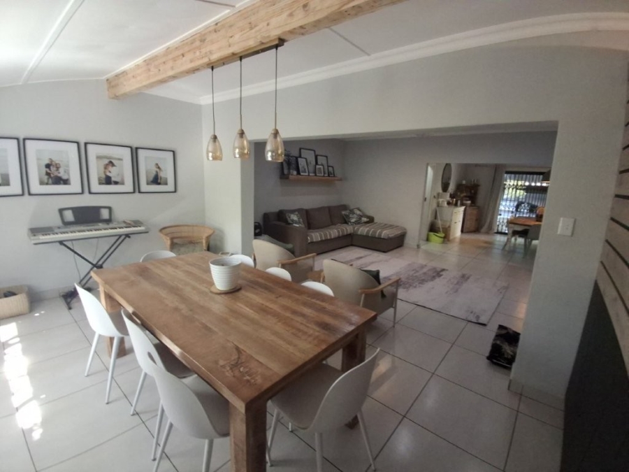 4 Bedroom Property for Sale in St Michaels On Sea KwaZulu-Natal