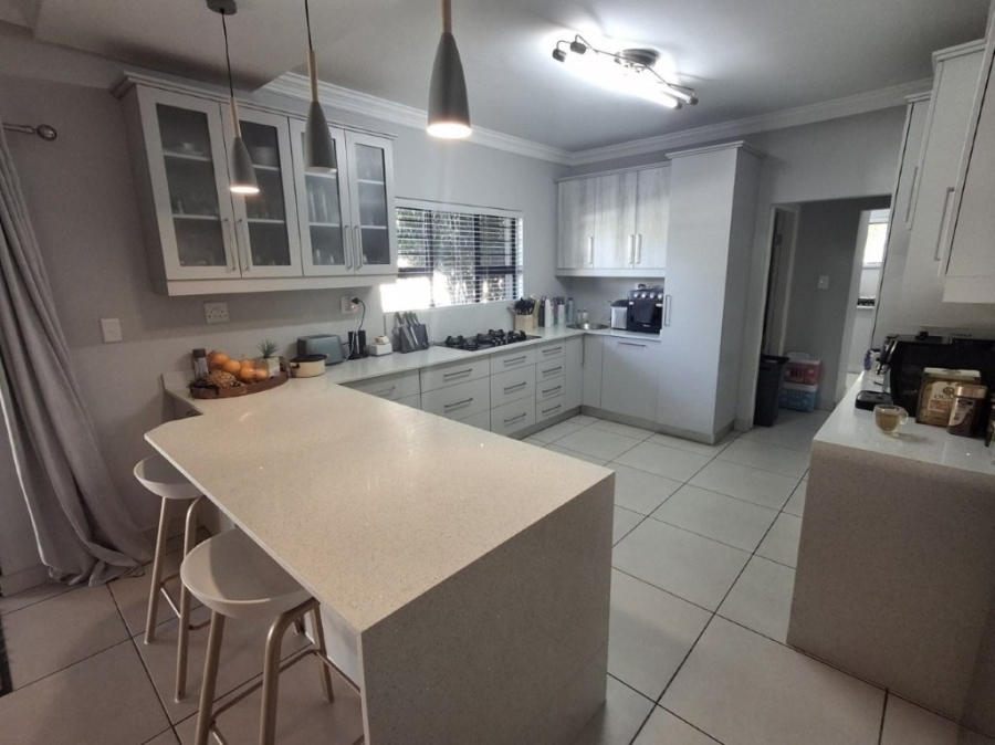4 Bedroom Property for Sale in St Michaels On Sea KwaZulu-Natal