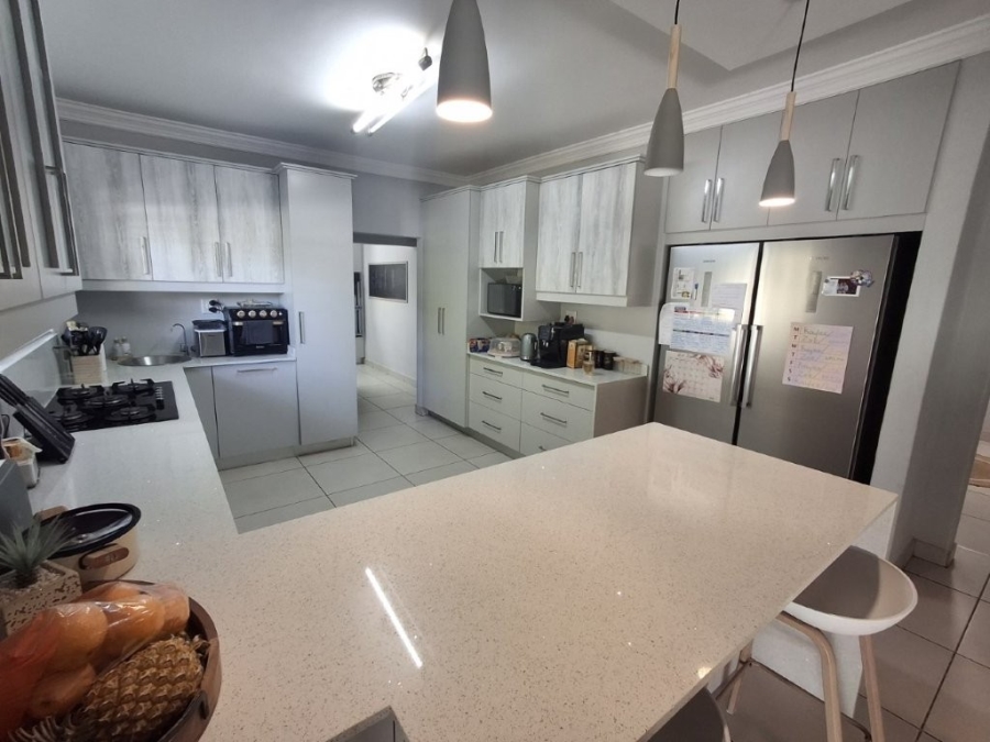 4 Bedroom Property for Sale in St Michaels On Sea KwaZulu-Natal