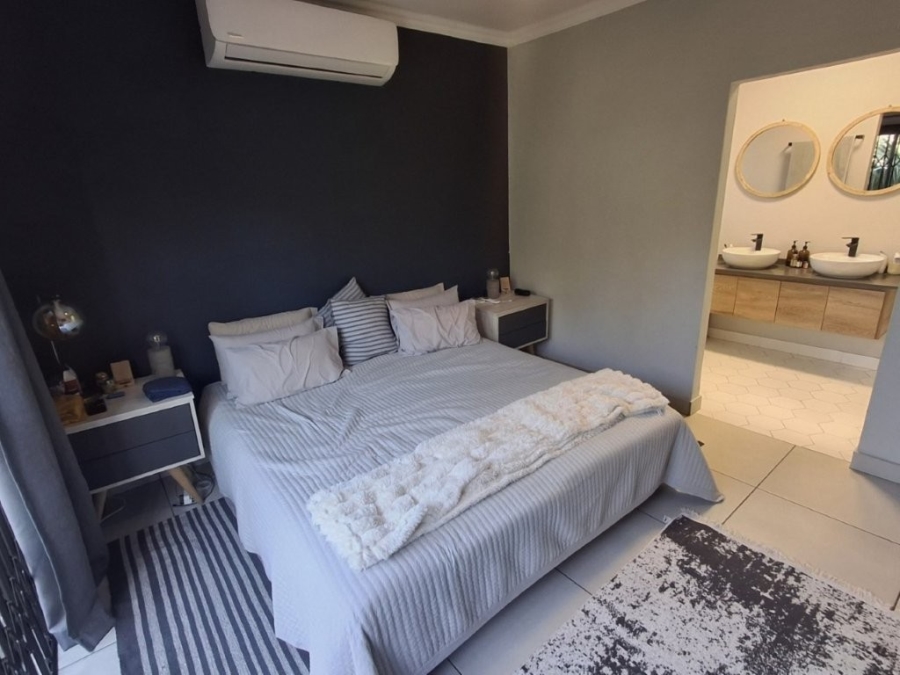4 Bedroom Property for Sale in St Michaels On Sea KwaZulu-Natal