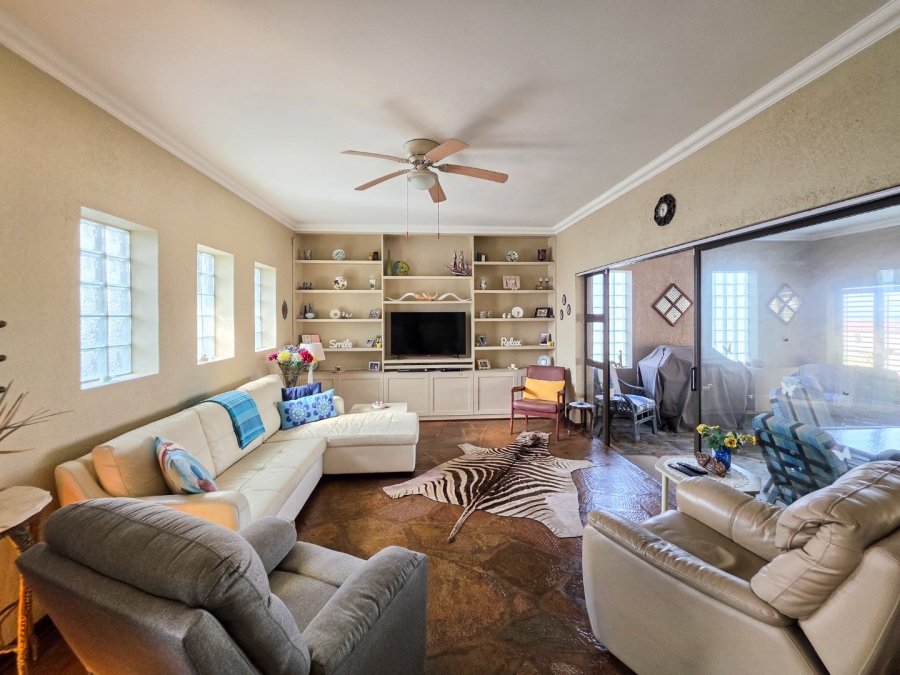 3 Bedroom Property for Sale in Uvongo KwaZulu-Natal