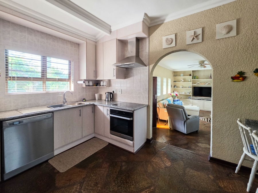 3 Bedroom Property for Sale in Uvongo KwaZulu-Natal