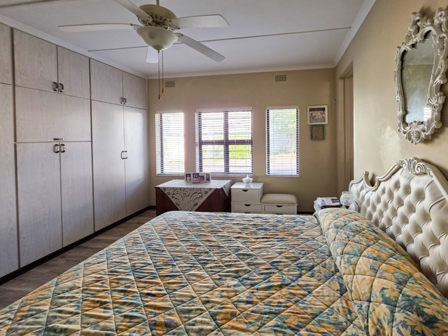 3 Bedroom Property for Sale in Uvongo KwaZulu-Natal
