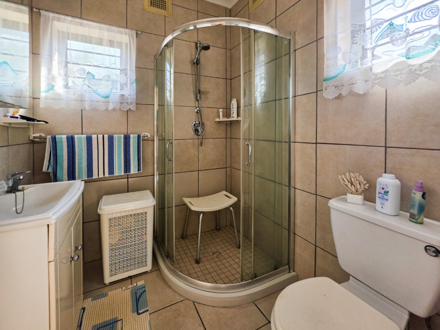 3 Bedroom Property for Sale in Uvongo KwaZulu-Natal