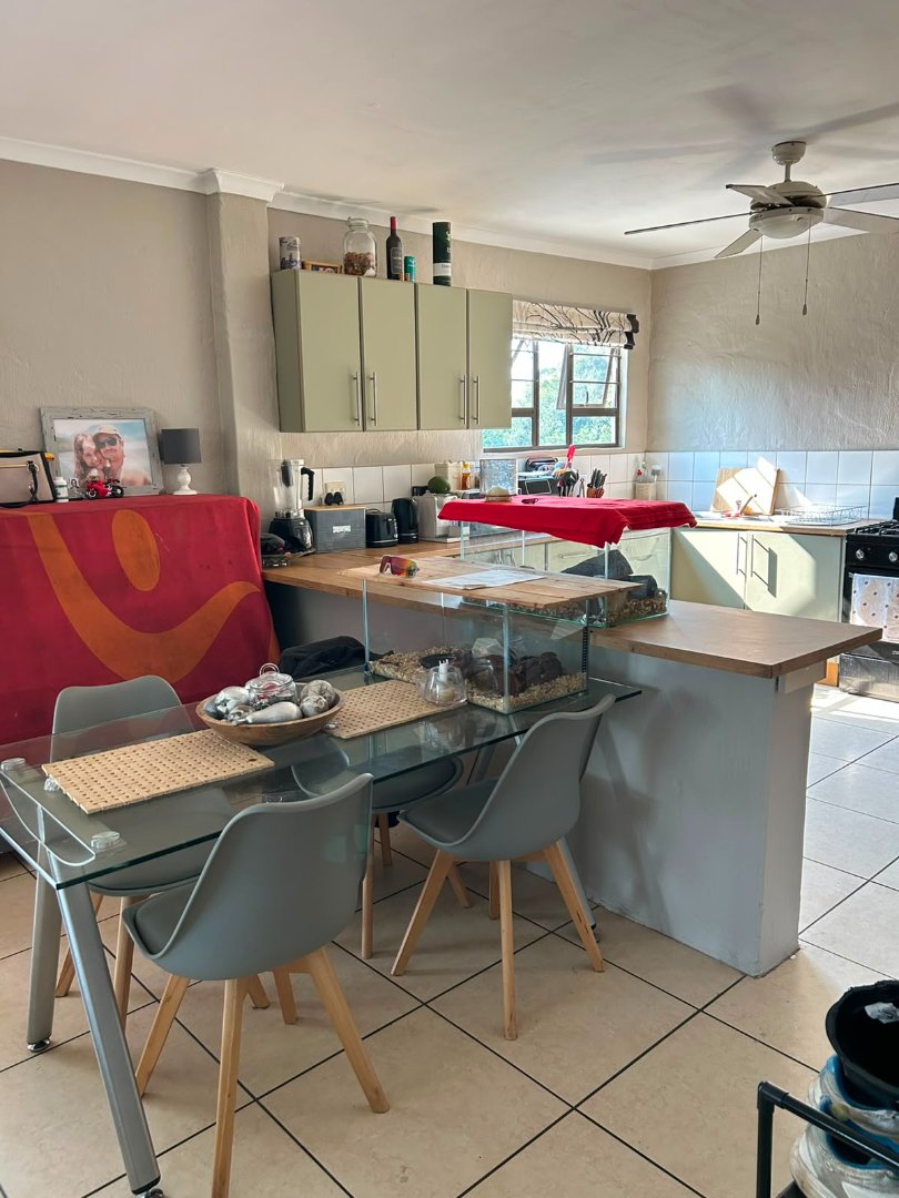 To Let 2 Bedroom Property for Rent in Crestholme KwaZulu-Natal