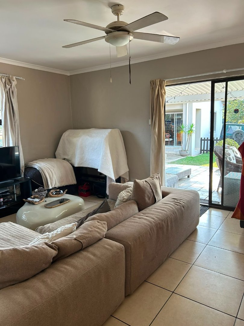 To Let 2 Bedroom Property for Rent in Crestholme KwaZulu-Natal