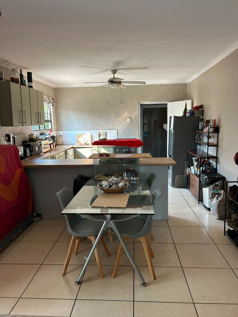 To Let 2 Bedroom Property for Rent in Crestholme KwaZulu-Natal