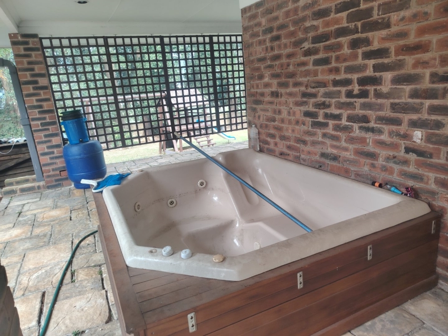 To Let 4 Bedroom Property for Rent in Gillitts KwaZulu-Natal