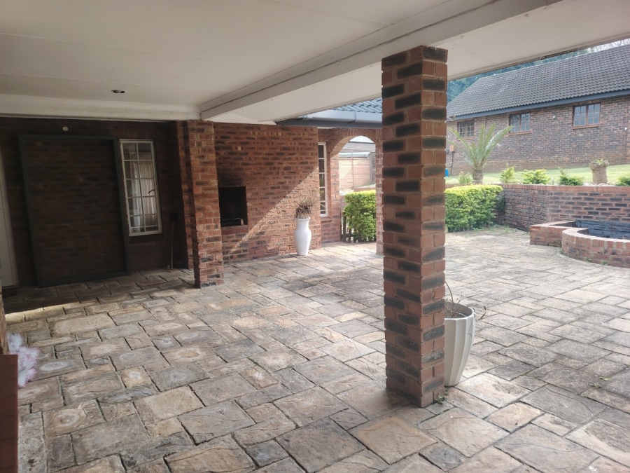 To Let 4 Bedroom Property for Rent in Gillitts KwaZulu-Natal