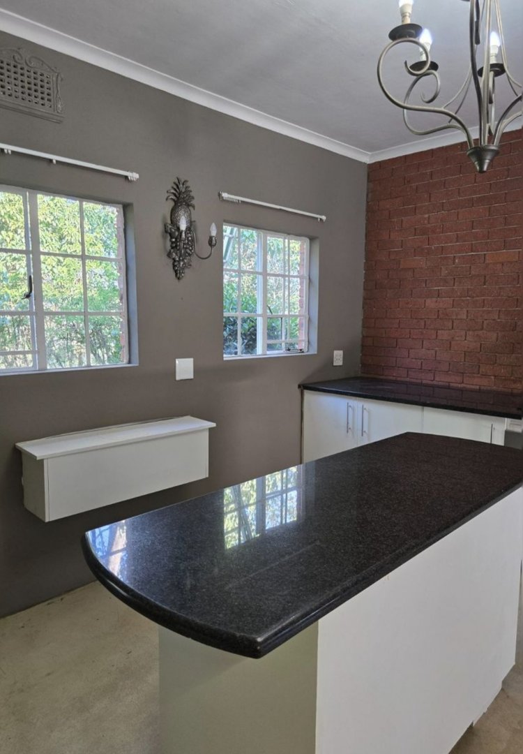 To Let 4 Bedroom Property for Rent in Gillitts KwaZulu-Natal