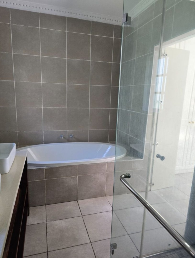 To Let 4 Bedroom Property for Rent in Gillitts KwaZulu-Natal
