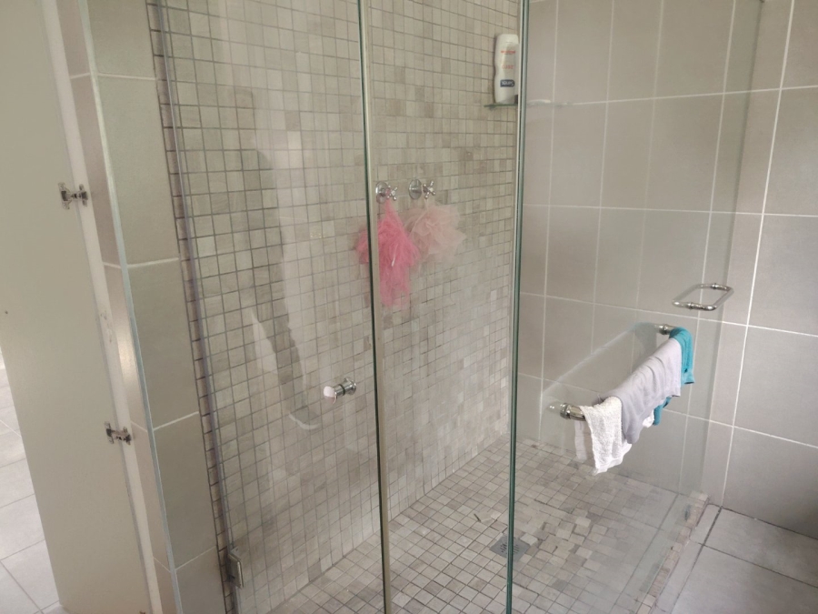 To Let 4 Bedroom Property for Rent in Gillitts KwaZulu-Natal