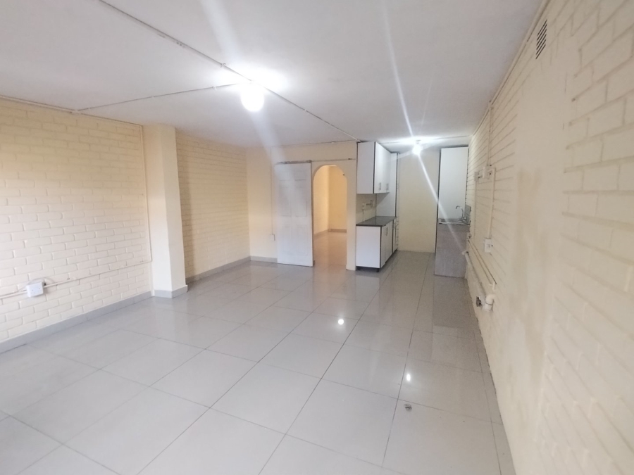 To Let 1 Bedroom Property for Rent in Uvongo KwaZulu-Natal