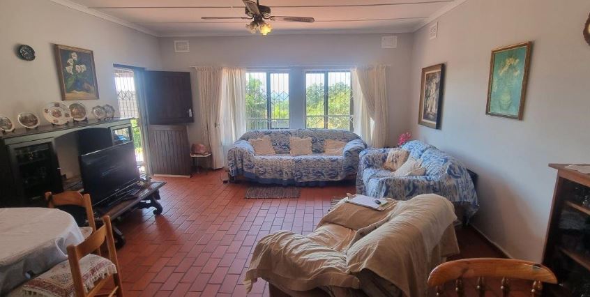 To Let 3 Bedroom Property for Rent in Hibberdene KwaZulu-Natal
