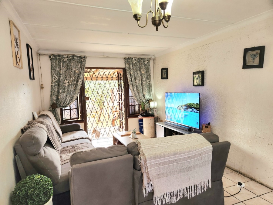 2 Bedroom Property for Sale in Amanzimtoti KwaZulu-Natal