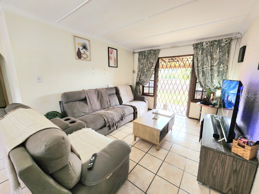 2 Bedroom Property for Sale in Amanzimtoti KwaZulu-Natal