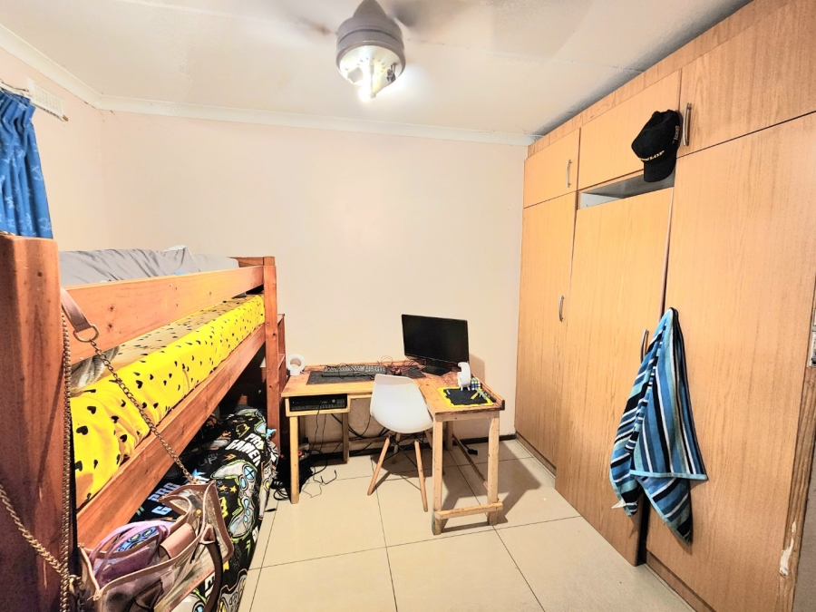 2 Bedroom Property for Sale in Amanzimtoti KwaZulu-Natal