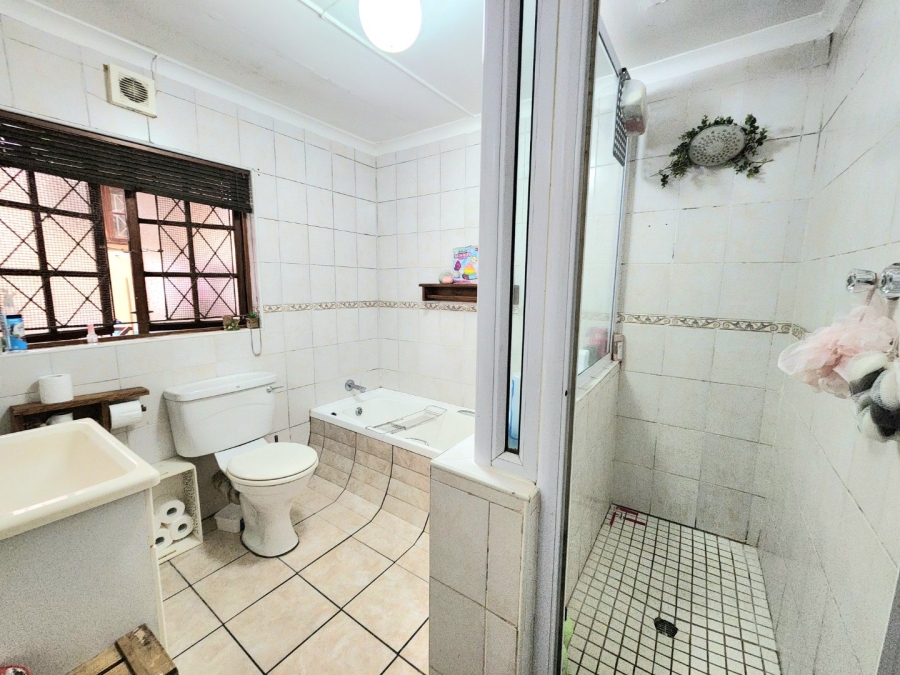 2 Bedroom Property for Sale in Amanzimtoti KwaZulu-Natal