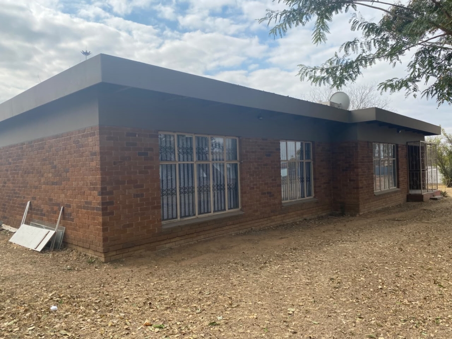 4 Bedroom Property for Sale in Ncandu Park KwaZulu-Natal