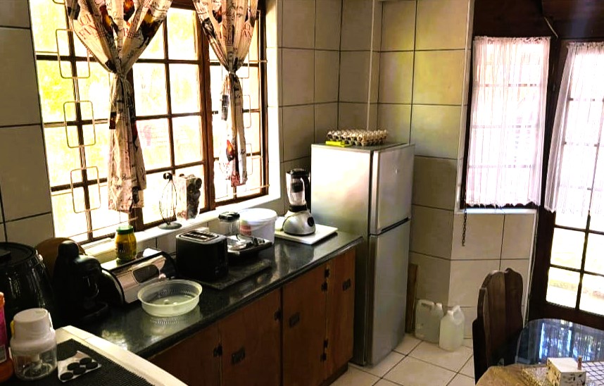 To Let 3 Bedroom Property for Rent in Hibberdene KwaZulu-Natal