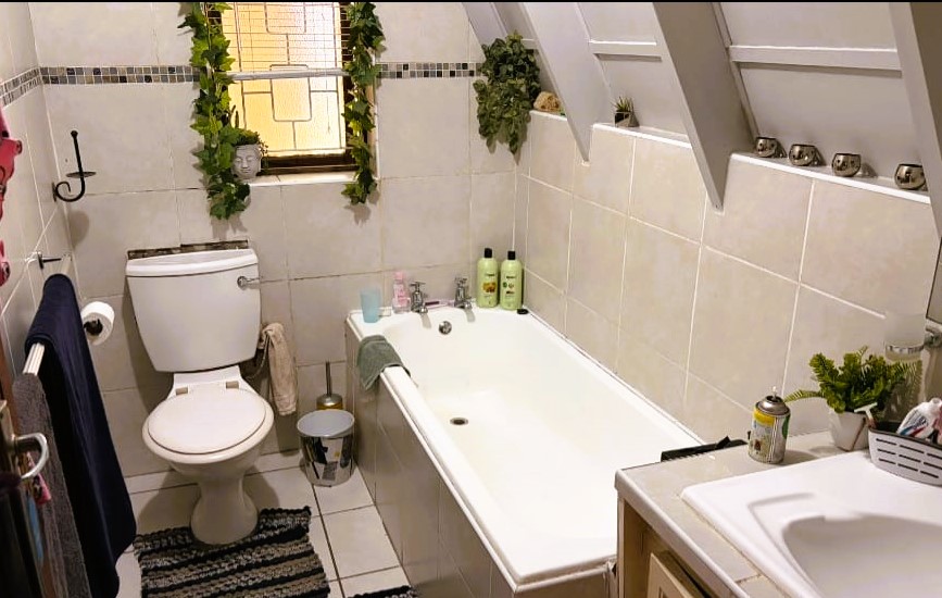 To Let 3 Bedroom Property for Rent in Hibberdene KwaZulu-Natal
