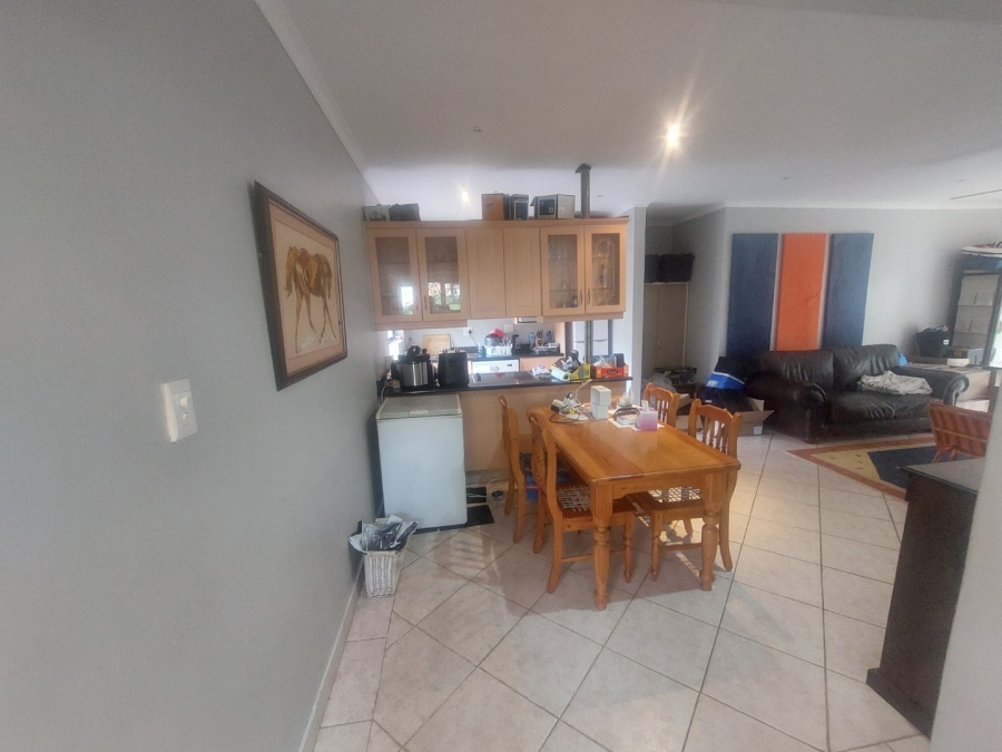 1 Bedroom Property for Sale in Kloof KwaZulu-Natal