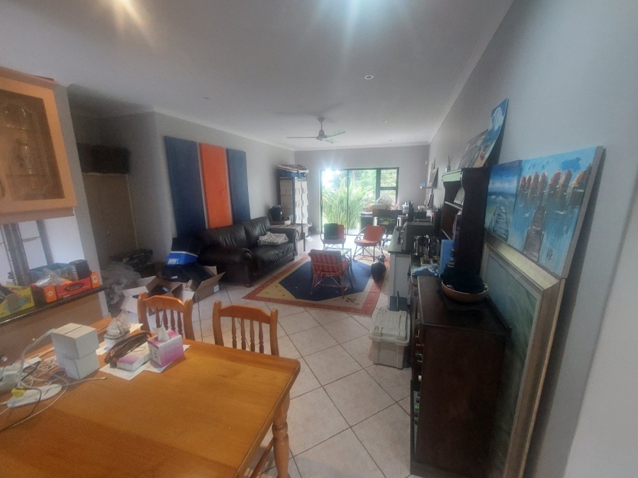 1 Bedroom Property for Sale in Kloof KwaZulu-Natal