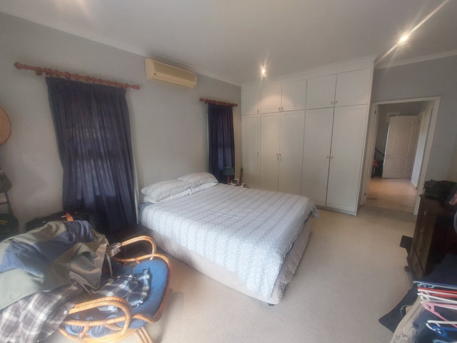1 Bedroom Property for Sale in Kloof KwaZulu-Natal