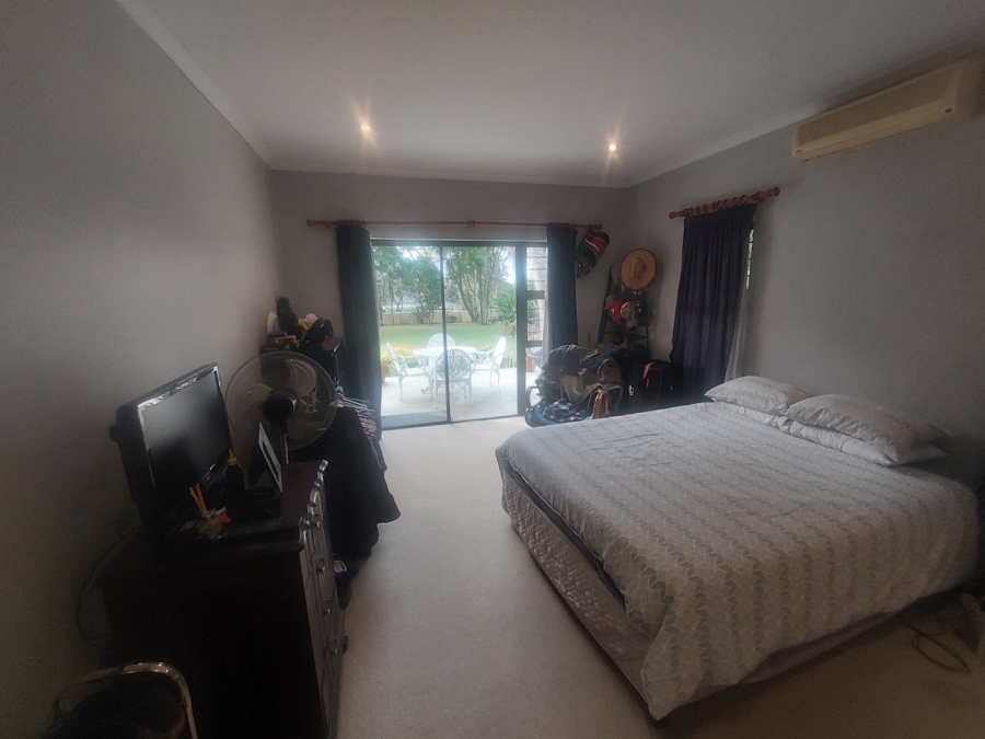 1 Bedroom Property for Sale in Kloof KwaZulu-Natal