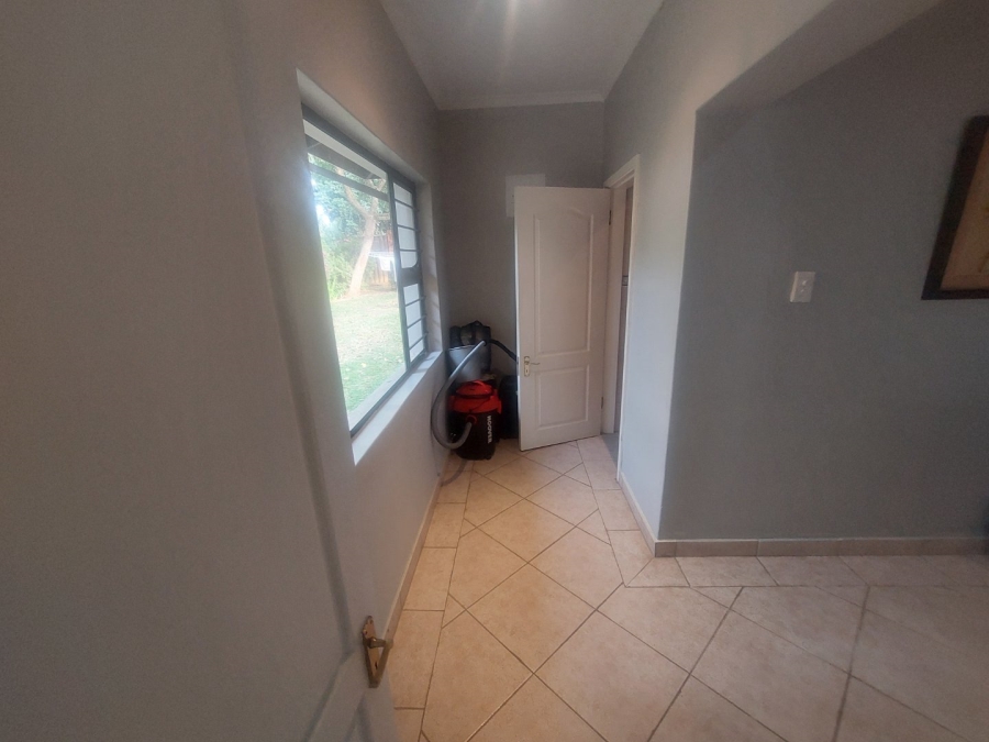 1 Bedroom Property for Sale in Kloof KwaZulu-Natal