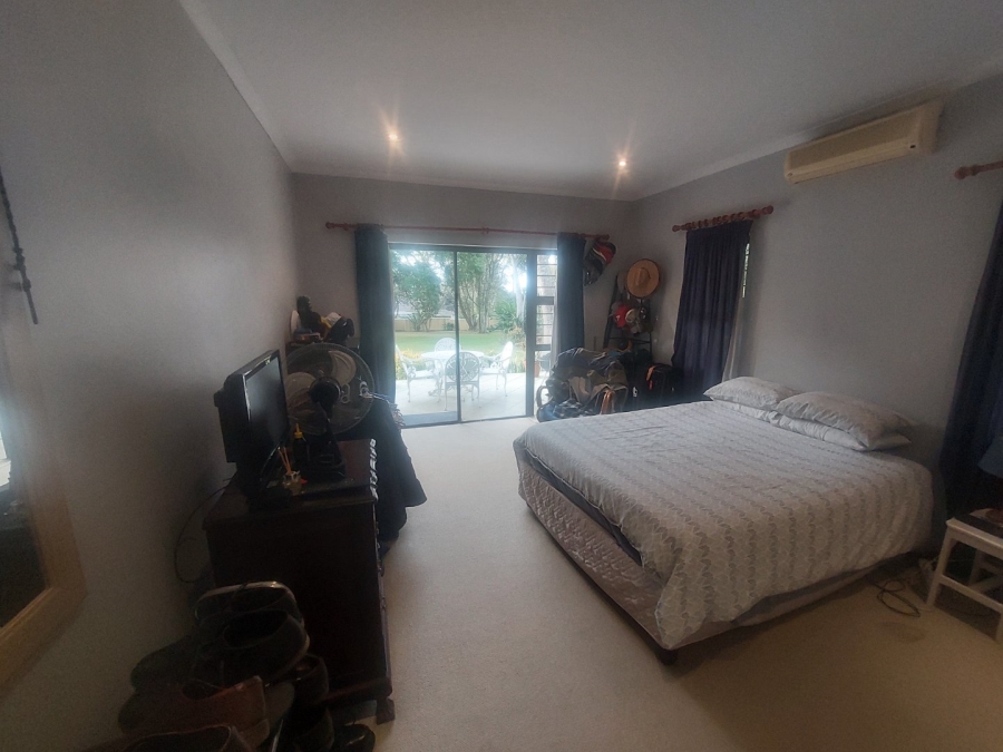 1 Bedroom Property for Sale in Kloof KwaZulu-Natal