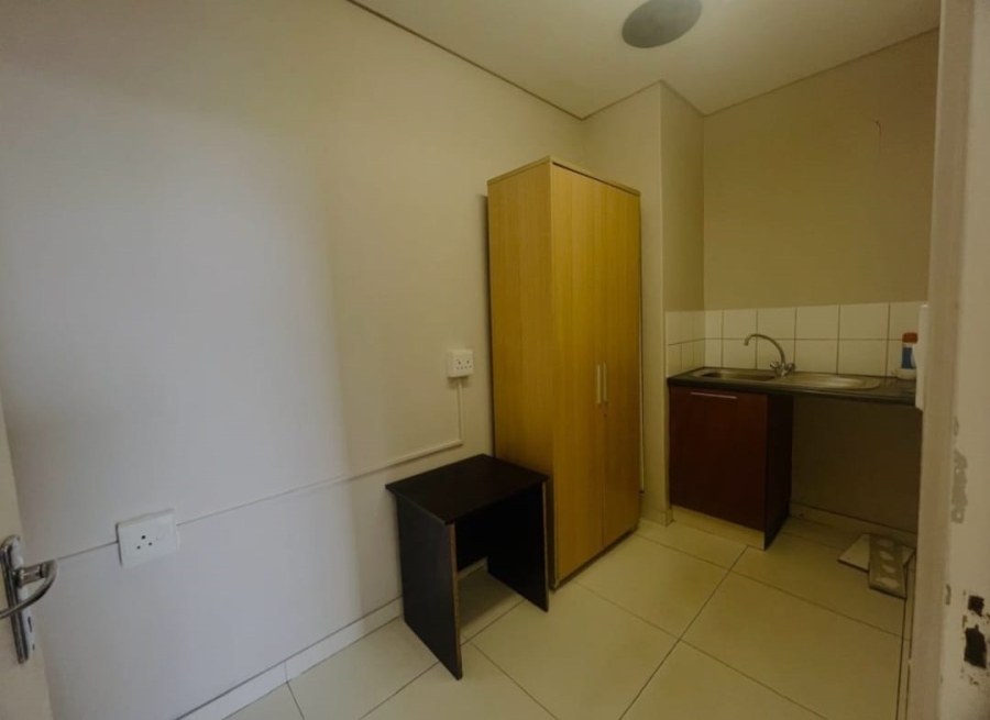 To Let Commercial Property for Rent in South Beach KwaZulu-Natal