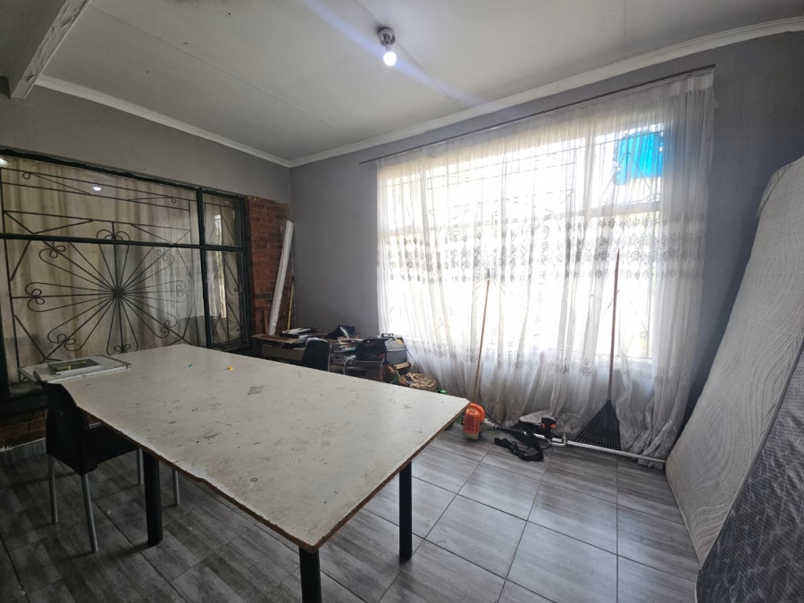 7 Bedroom Property for Sale in Amajuba Park KwaZulu-Natal