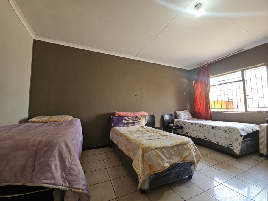 7 Bedroom Property for Sale in Amajuba Park KwaZulu-Natal