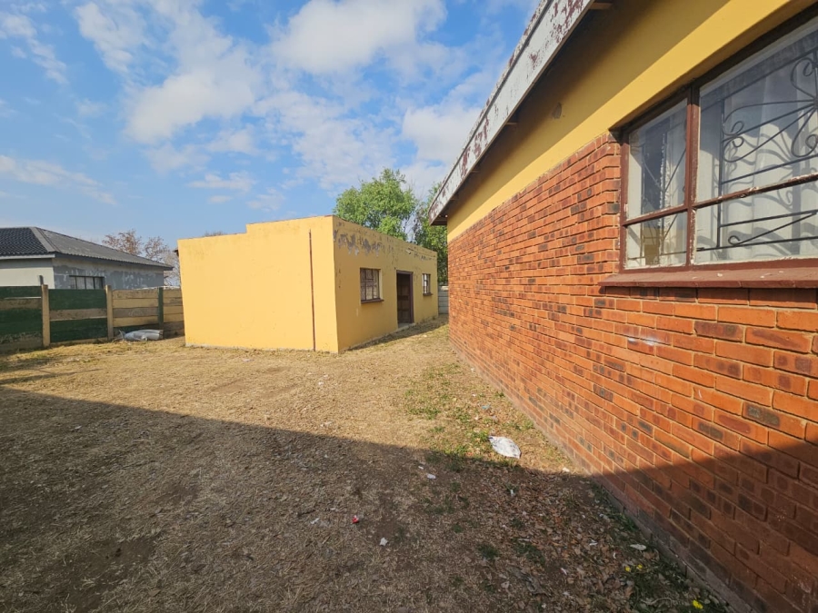 7 Bedroom Property for Sale in Amajuba Park KwaZulu-Natal