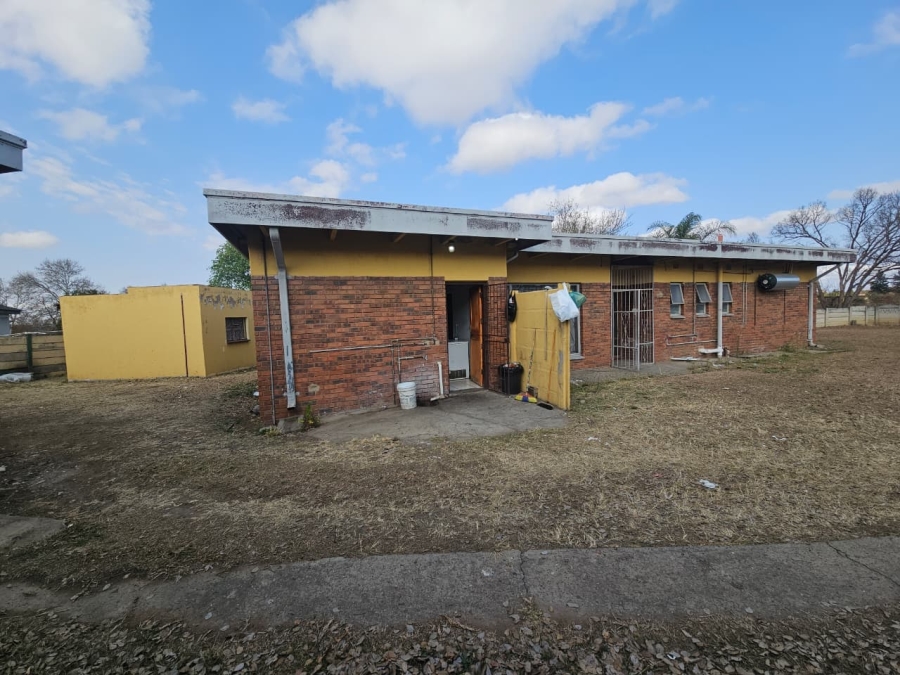 7 Bedroom Property for Sale in Amajuba Park KwaZulu-Natal