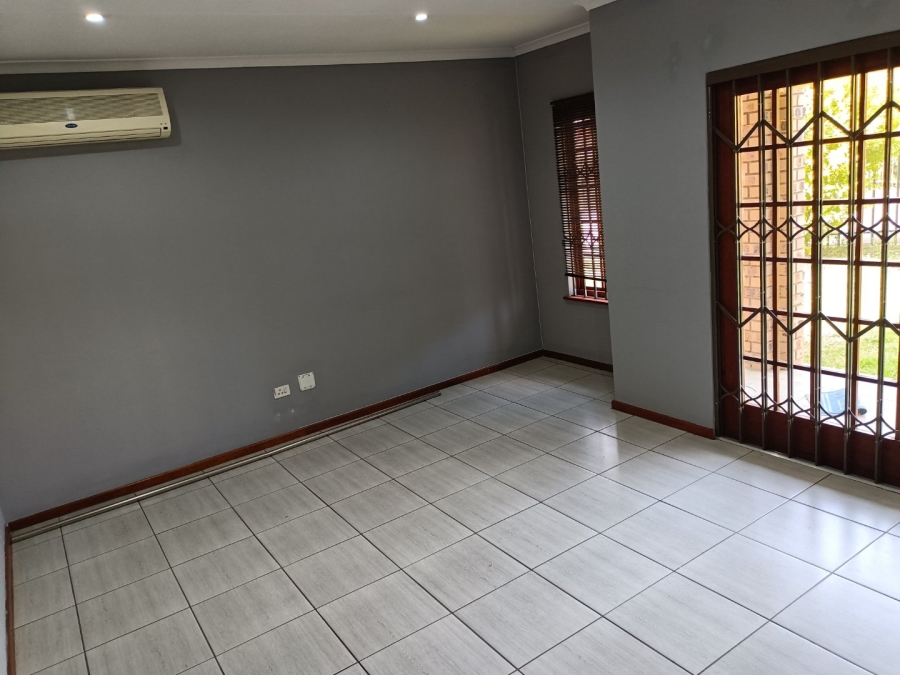 3 Bedroom Property for Sale in Scottsville KwaZulu-Natal