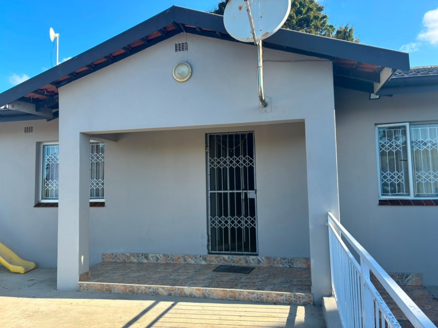 8 Bedroom Property for Sale in Stanger Manor KwaZulu-Natal