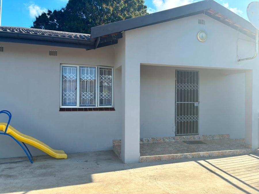8 Bedroom Property for Sale in Stanger Manor KwaZulu-Natal