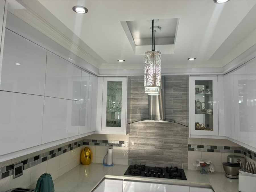 8 Bedroom Property for Sale in Stanger Manor KwaZulu-Natal