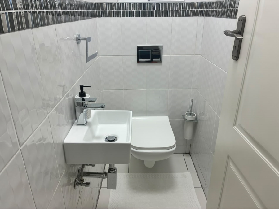 8 Bedroom Property for Sale in Stanger Manor KwaZulu-Natal